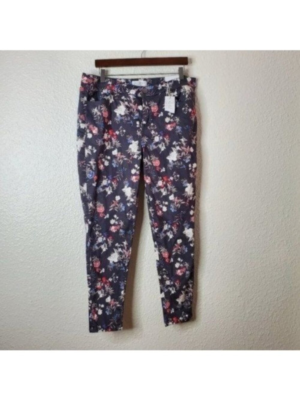 Lane Bryant Gray Floral Super Stretch Skinny Jeans Women's Plus Size 16 NWT